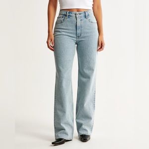 Abercrombie Curve Love High Rise 90s Relaxed Jean
